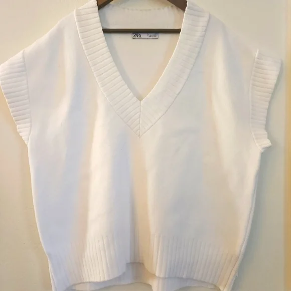 ZARA White Sweater Vest (Sz L)